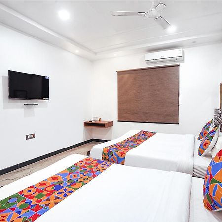 Fabhotel Villa De Benares Екстериор снимка