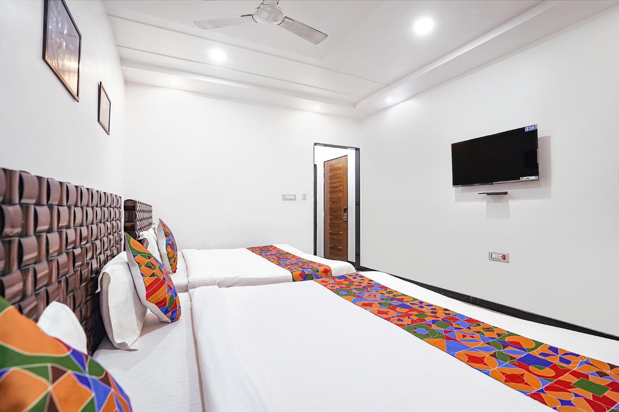 Fabhotel Villa De Benares Екстериор снимка