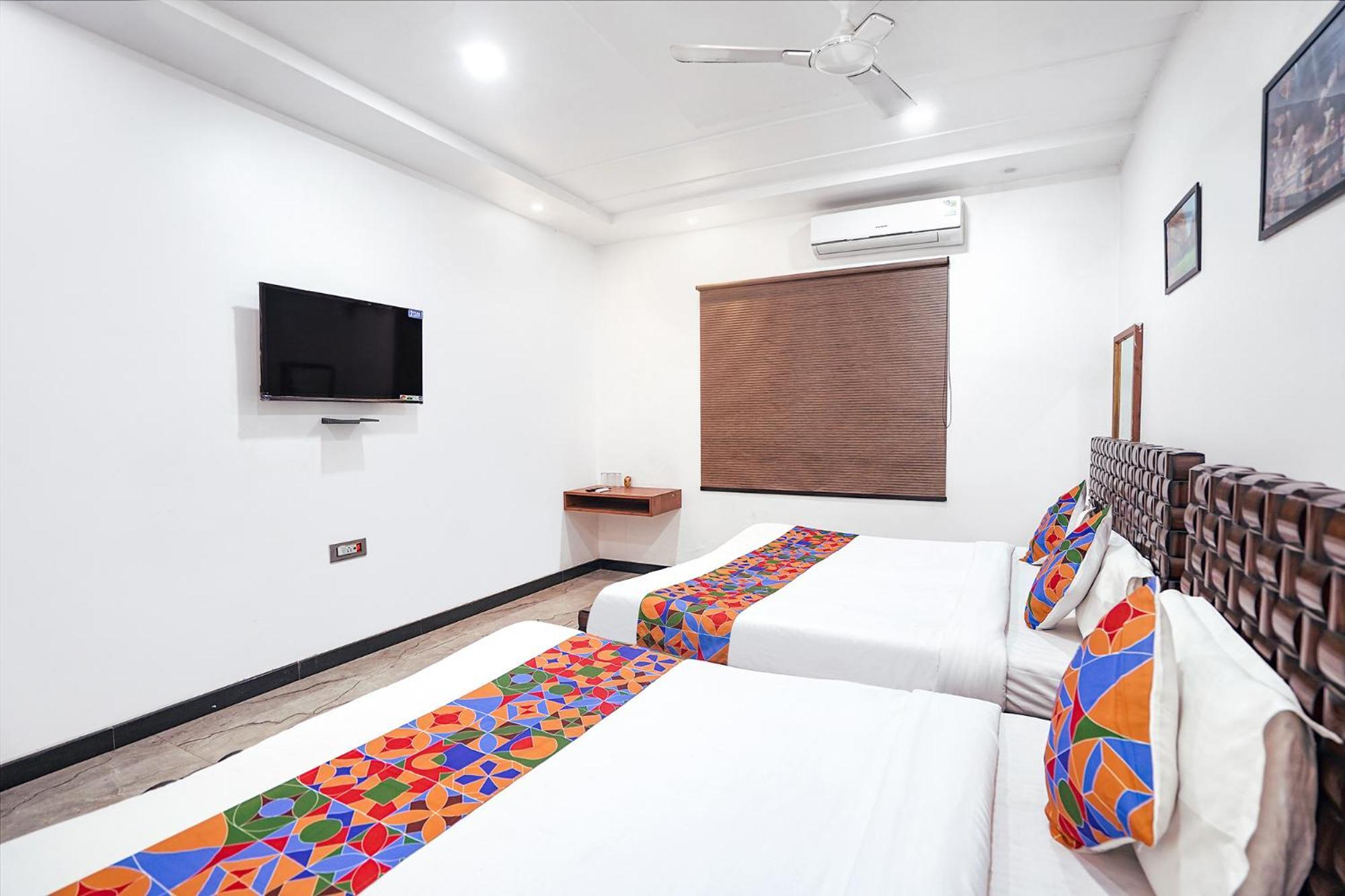Fabhotel Villa De Benares Екстериор снимка