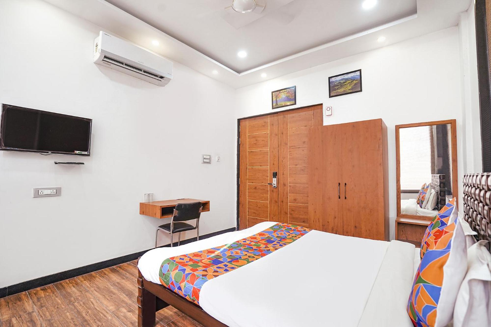 Fabhotel Villa De Benares Екстериор снимка