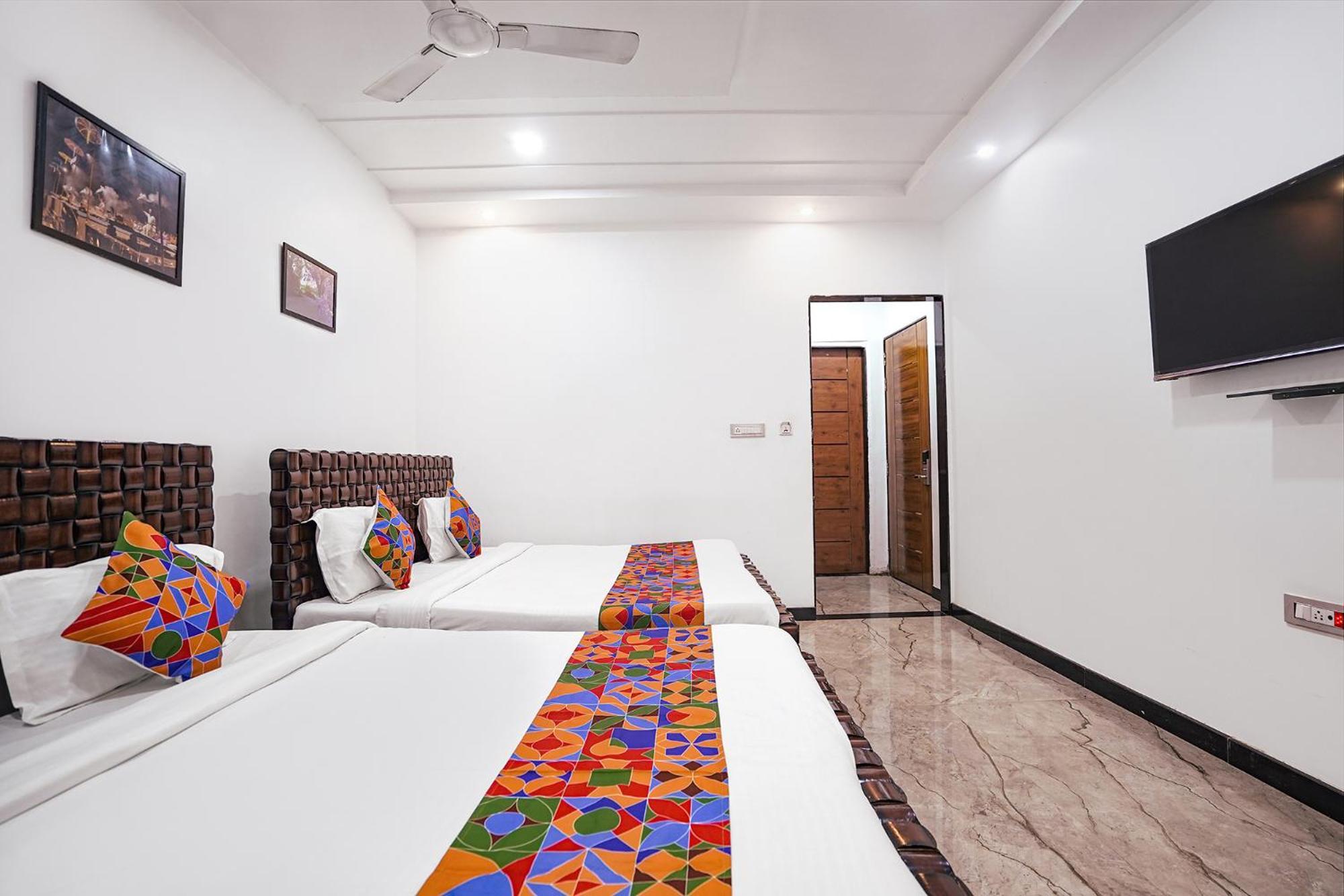 Fabhotel Villa De Benares Екстериор снимка