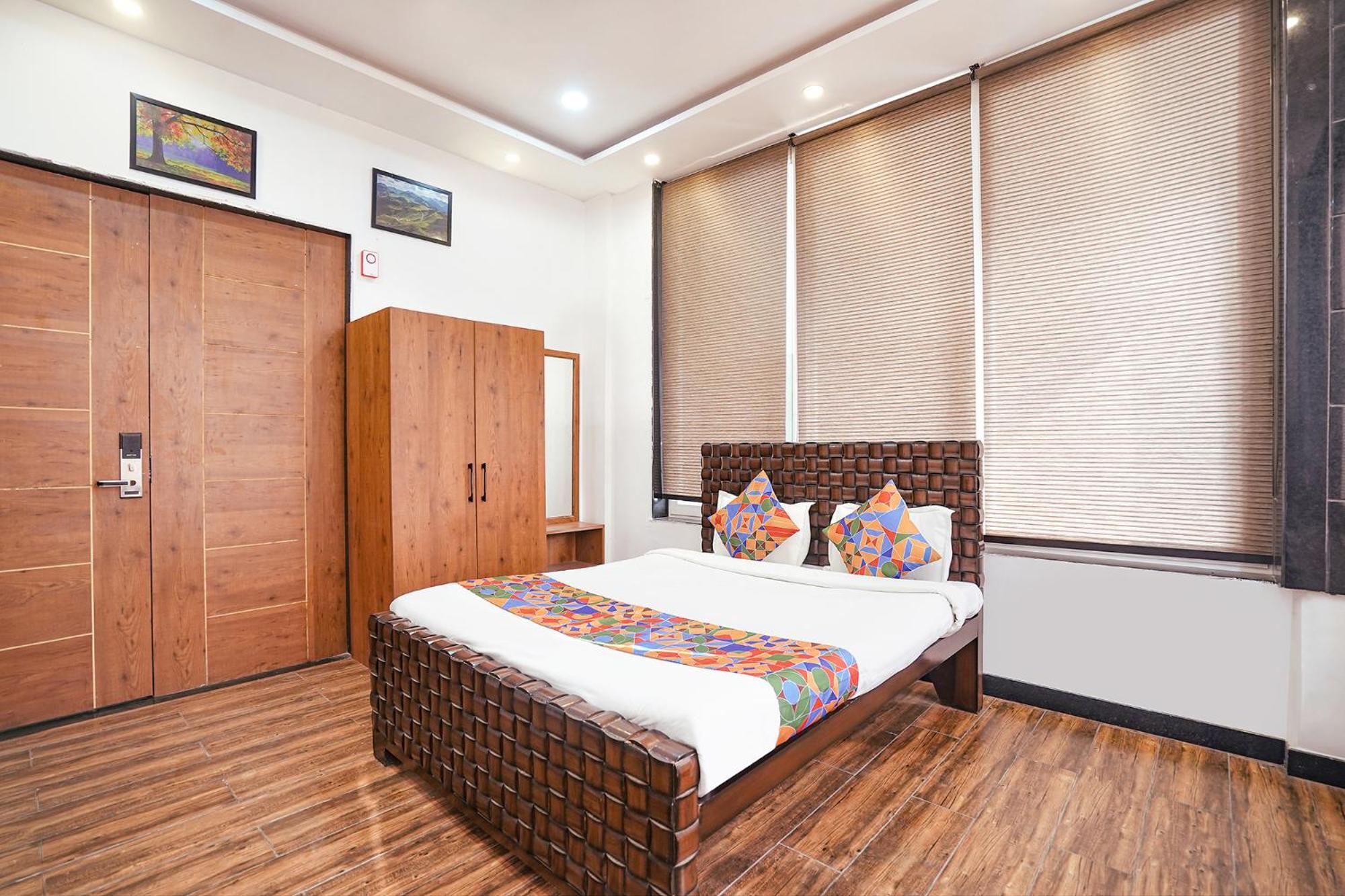 Fabhotel Villa De Benares Екстериор снимка