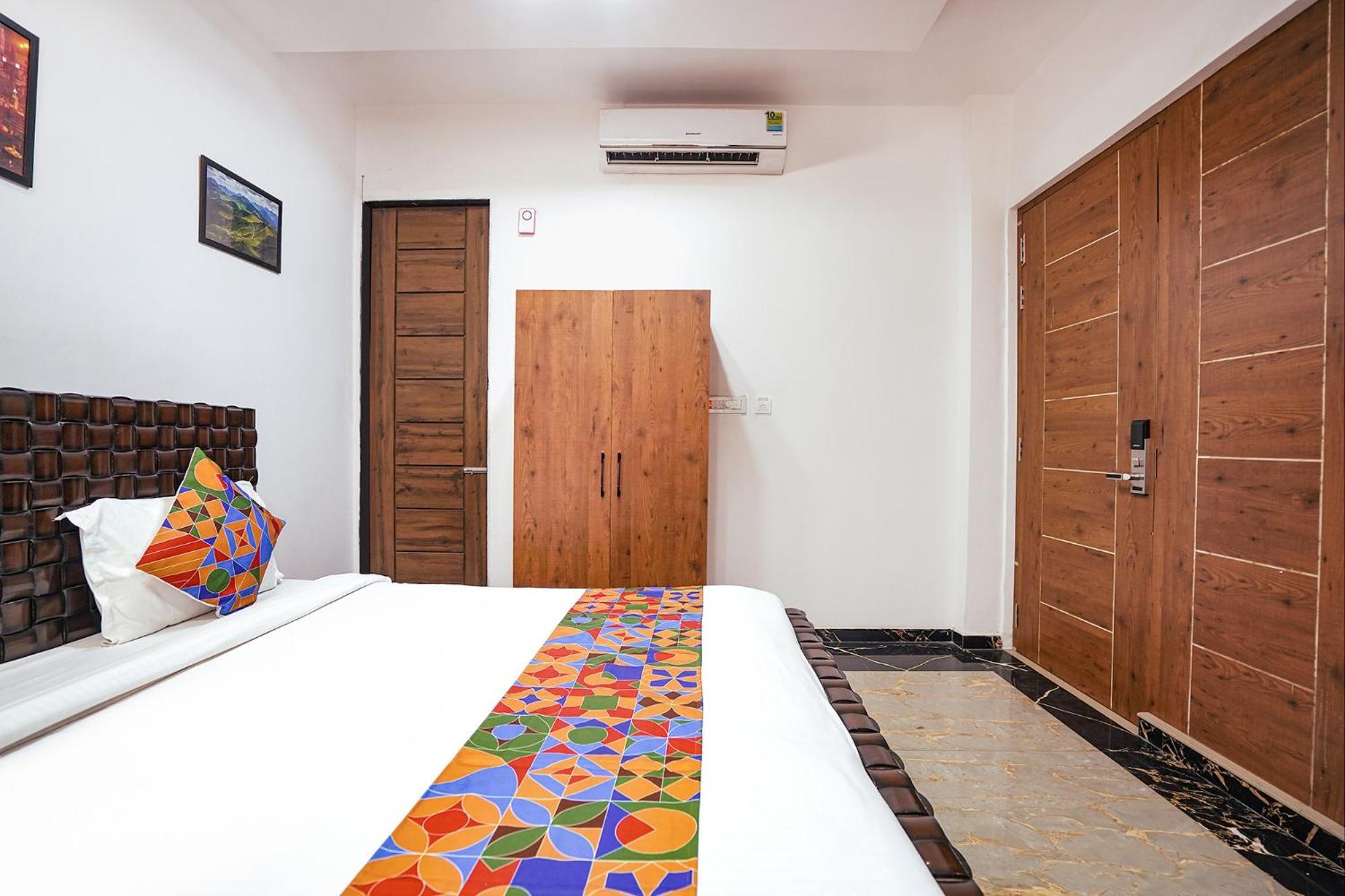Fabhotel Villa De Benares Екстериор снимка