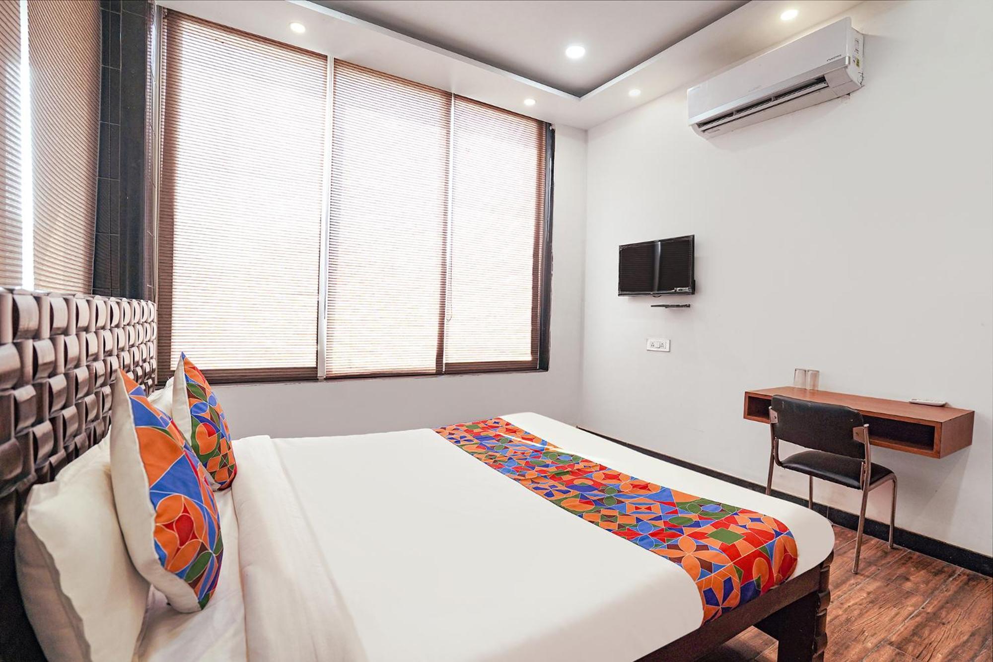 Fabhotel Villa De Benares Екстериор снимка