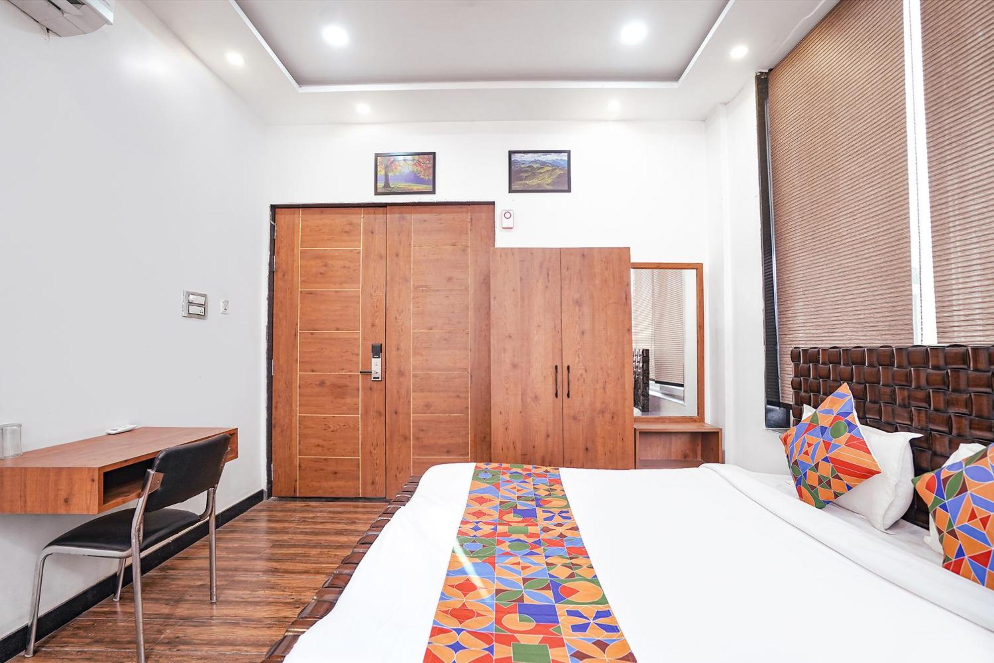 Fabhotel Villa De Benares Екстериор снимка