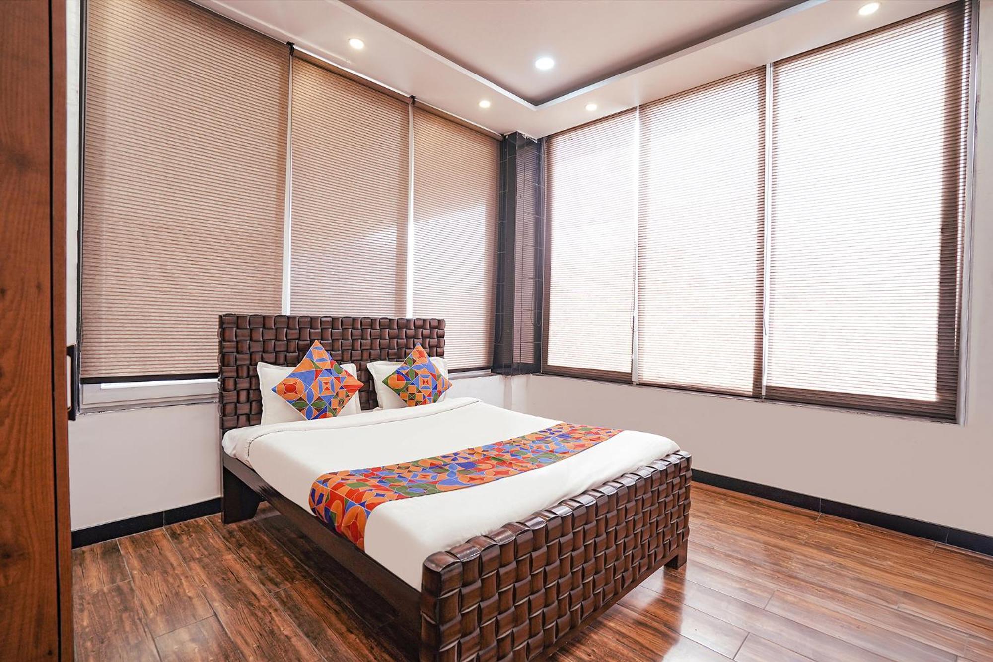 Fabhotel Villa De Benares Екстериор снимка