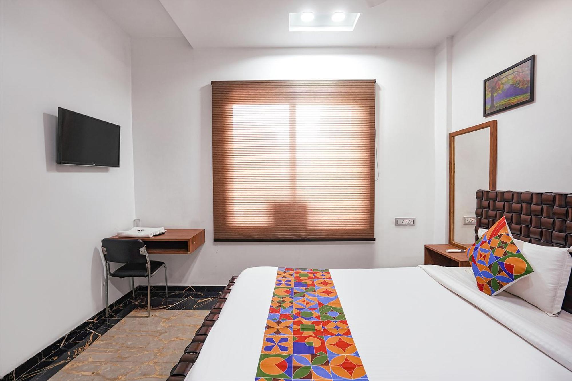 Fabhotel Villa De Benares Екстериор снимка