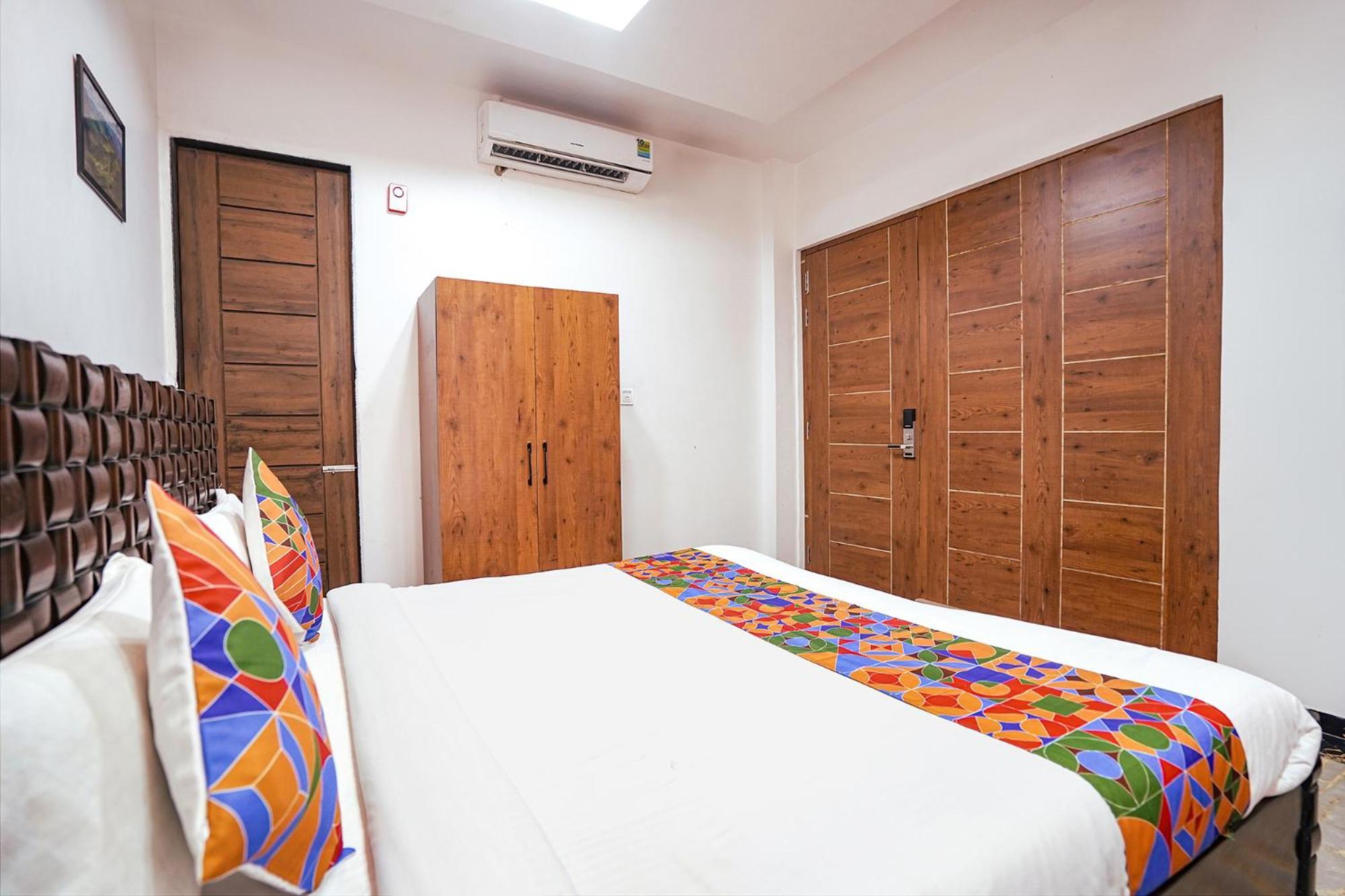 Fabhotel Villa De Benares Екстериор снимка