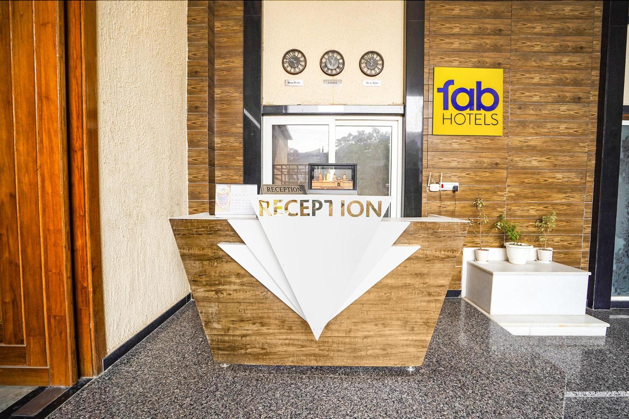 Fabhotel Villa De Benares Екстериор снимка