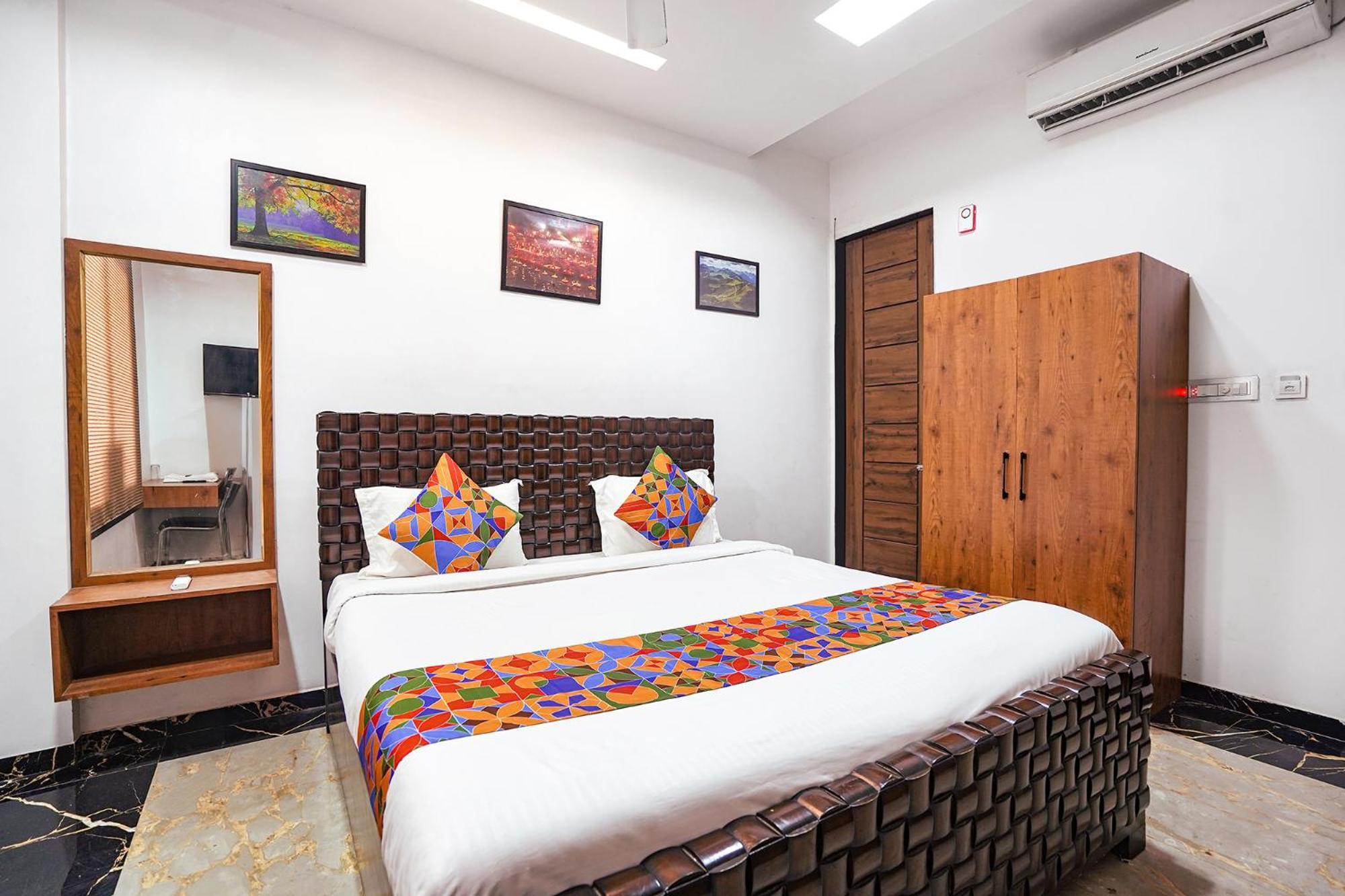 Fabhotel Villa De Benares Екстериор снимка